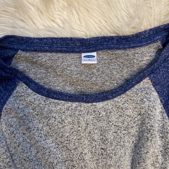 Old navy long sleeved shirt - Picture 2 of 4